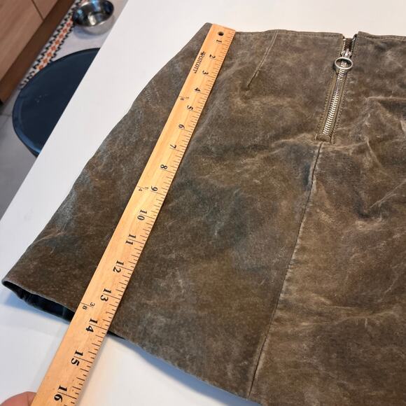 BLANKNYC Chocolate Souffl Faux Suede Leather Mini Skirt Size 27 - Picture 9 of 10